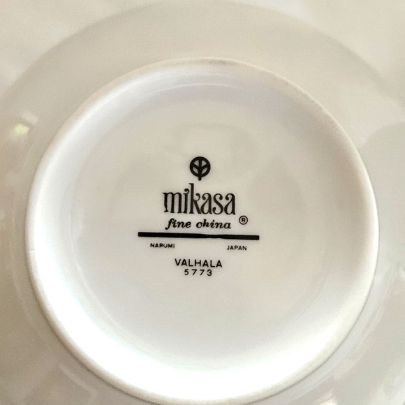 "Valhala" covered cream and sugar by Mikasa. - Picture 12 of 12